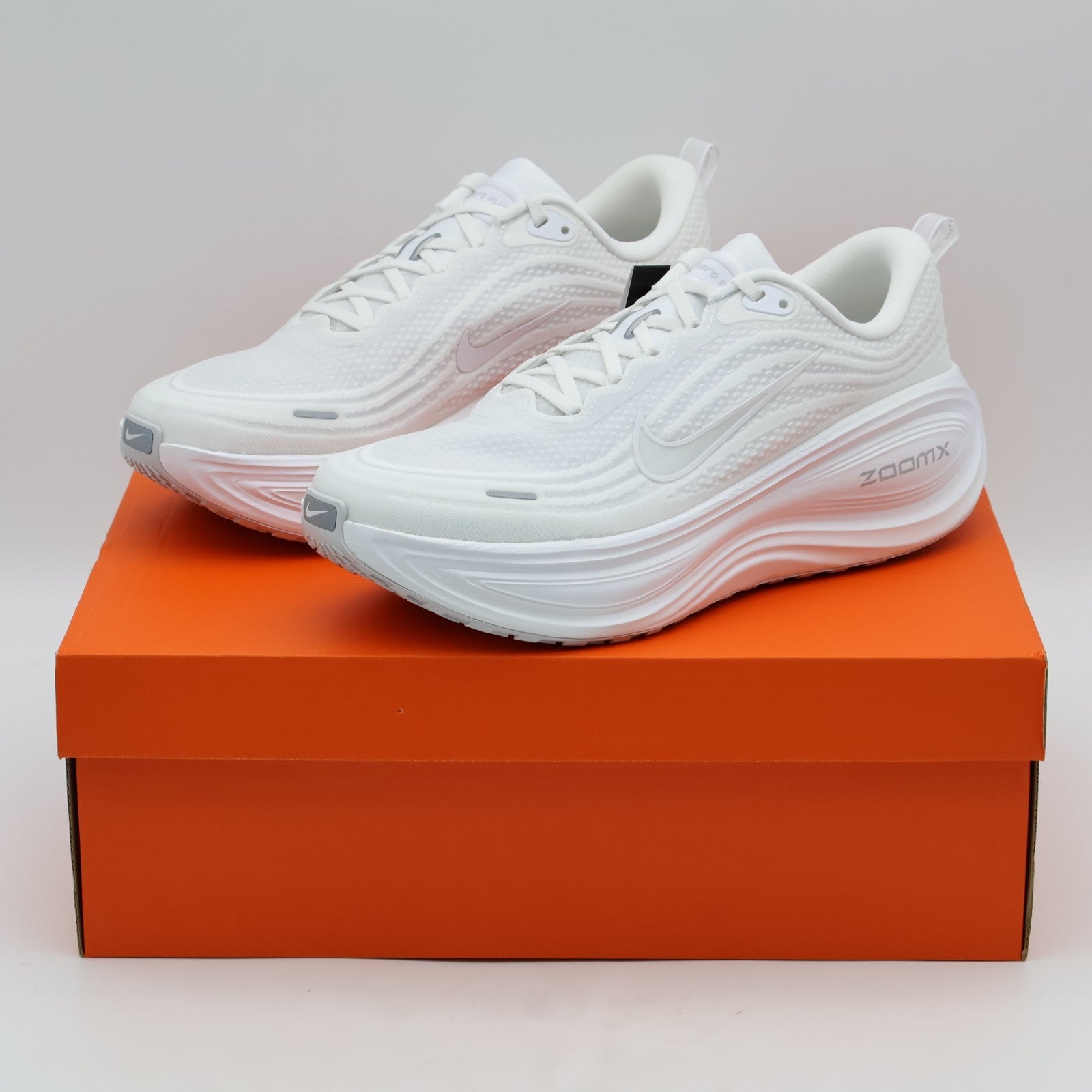 HV8150-102 Nike Vomero Plus White Photon Dust Metallic Silver Summit (Men's)