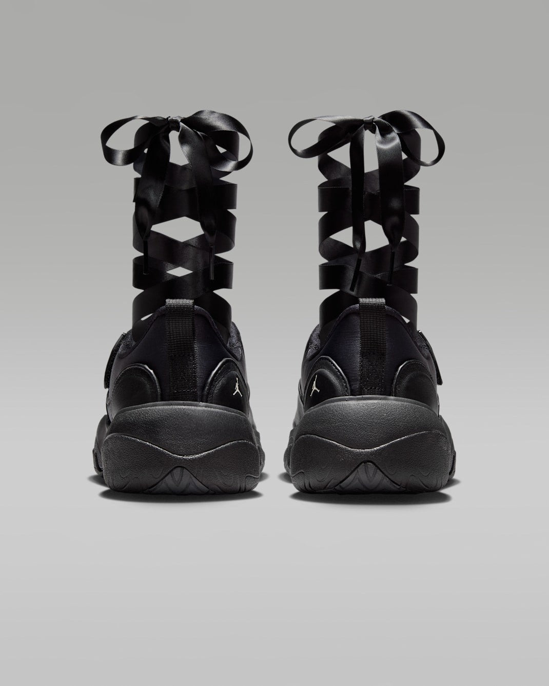 IB8597-004 Nike Jordan Pointe BlackSummit White (Women's)