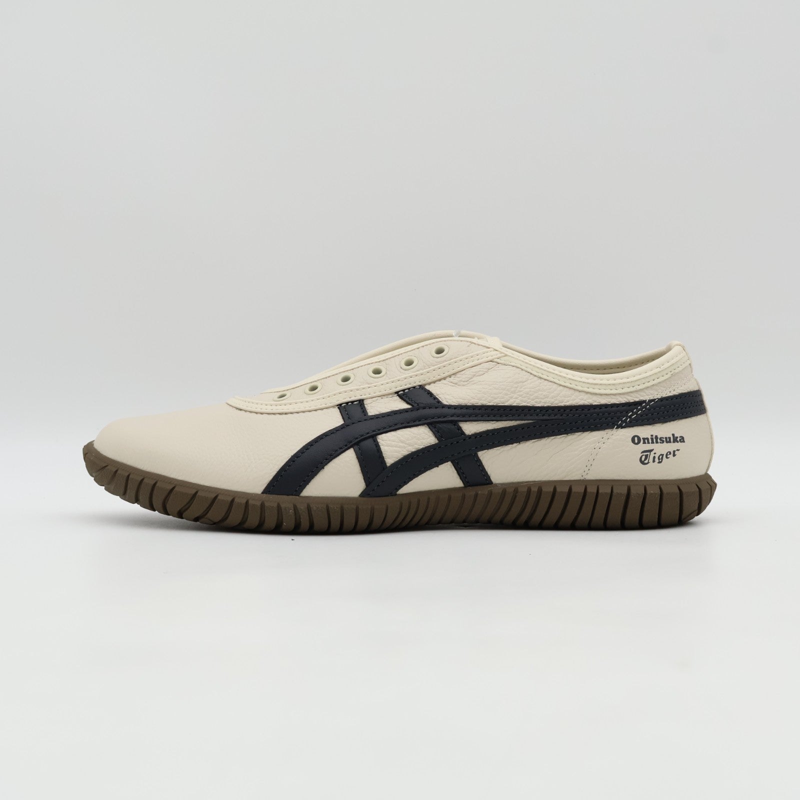 1183C529-200 Onitsuka Tiger Tsunahiki Slip On Birch Indigo Navy (Men's)