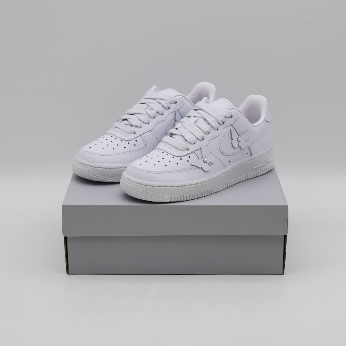 IH4480-100 Nike Women's Air Force 1 Low Butterfly (Women's)
