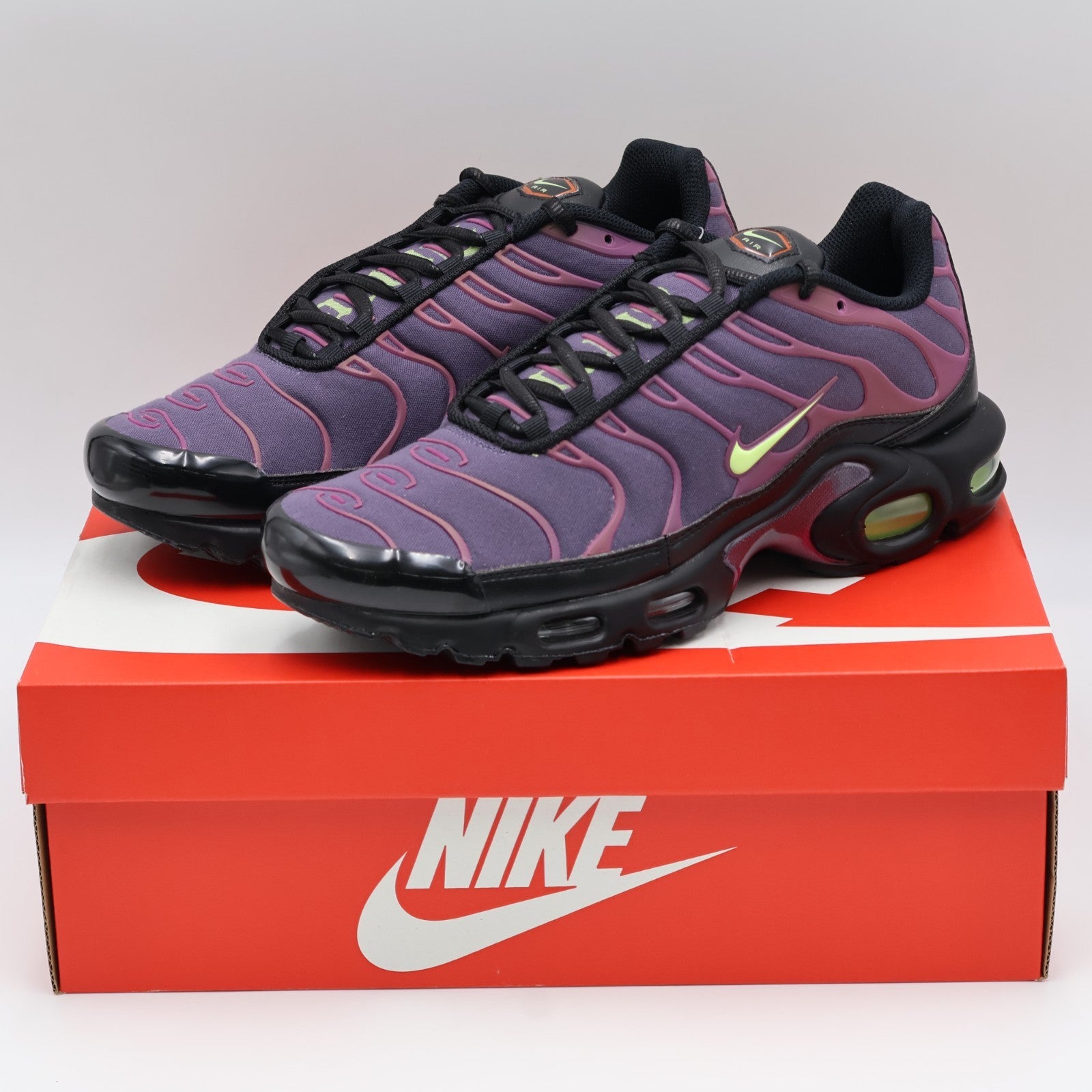 IR5898-573 Nike Air Max Plus OG "Dark Raisin/Black" (Men's)