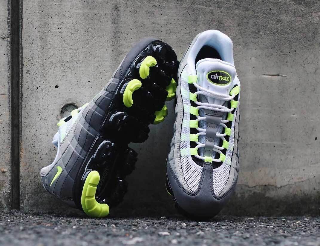 AJ7292-001 Nike Air Vapormax 95 Neon (Men's)