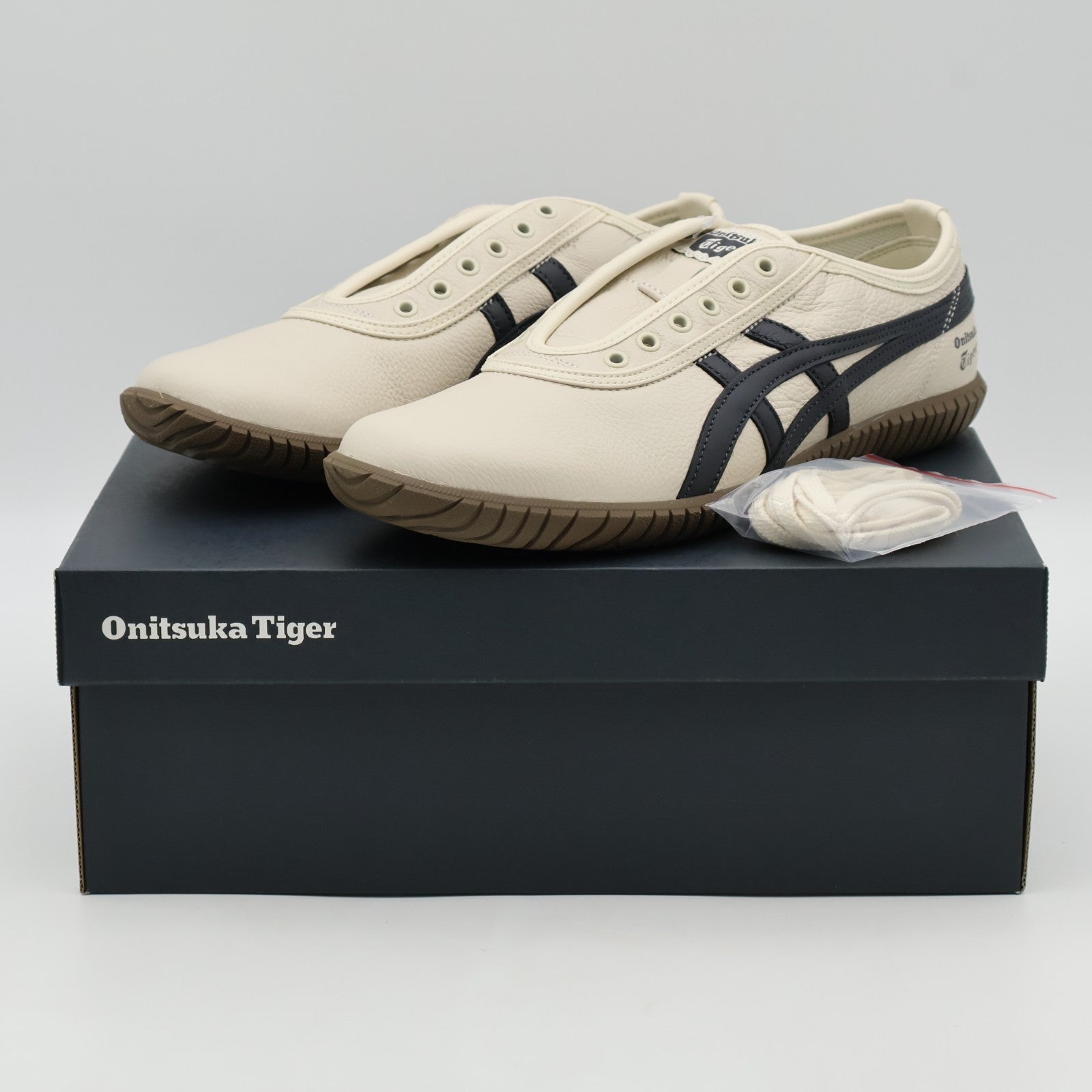 1183C529-200 Onitsuka Tiger Tsunahiki Slip On Birch Indigo Navy (Men's)
