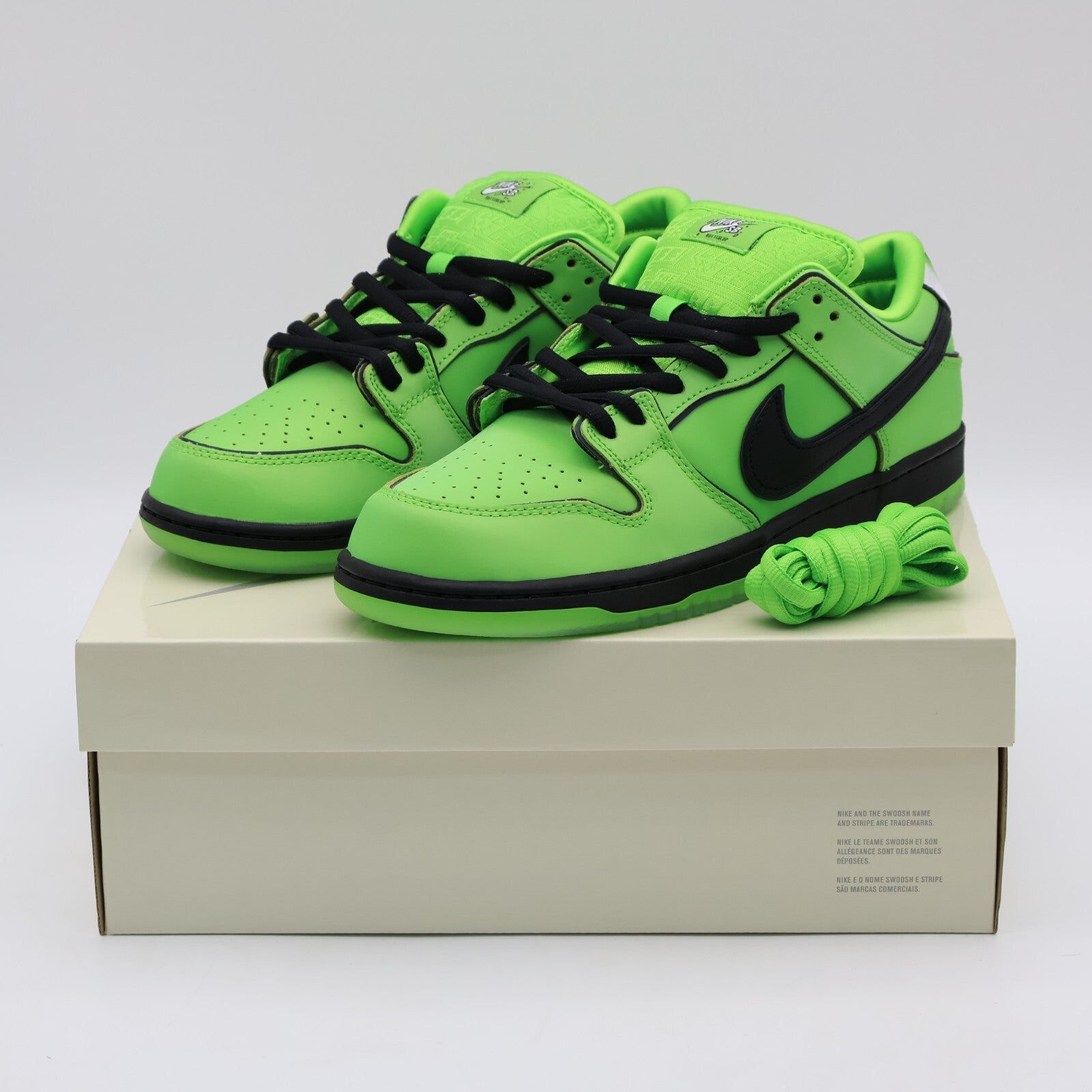 FZ8319-300 The Powerpuff Girls Nike SB Dunk Low Pro QS Buttercup (Men's)