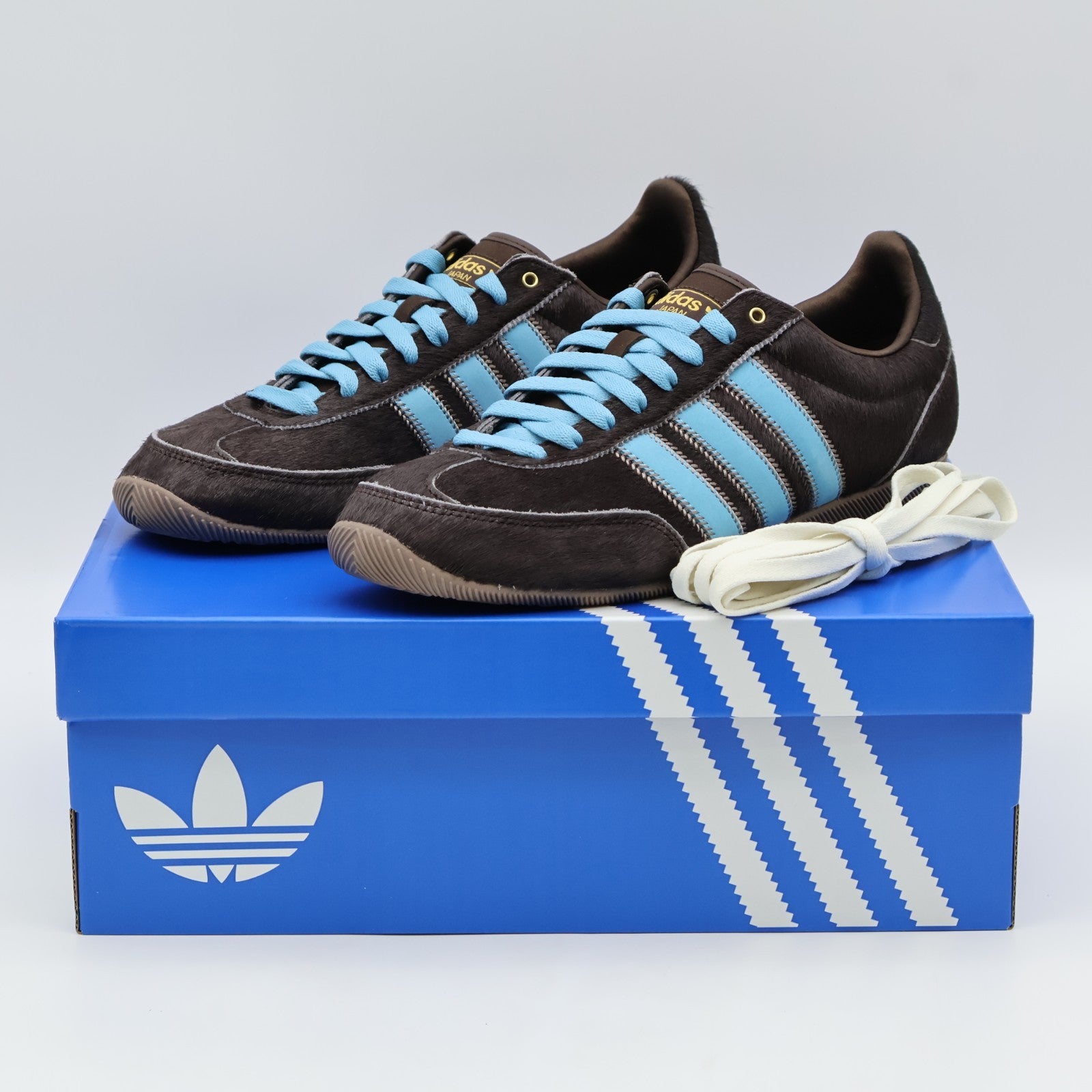 JS4028 adidas Originals Japan Dark Brown Preloved Blue Trace Brown (Women's)