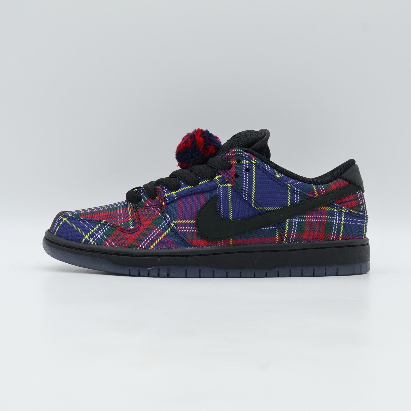 II1493-600 Nardwuar Nike SB Dunk Low Pro QS Tartan (Men's)
