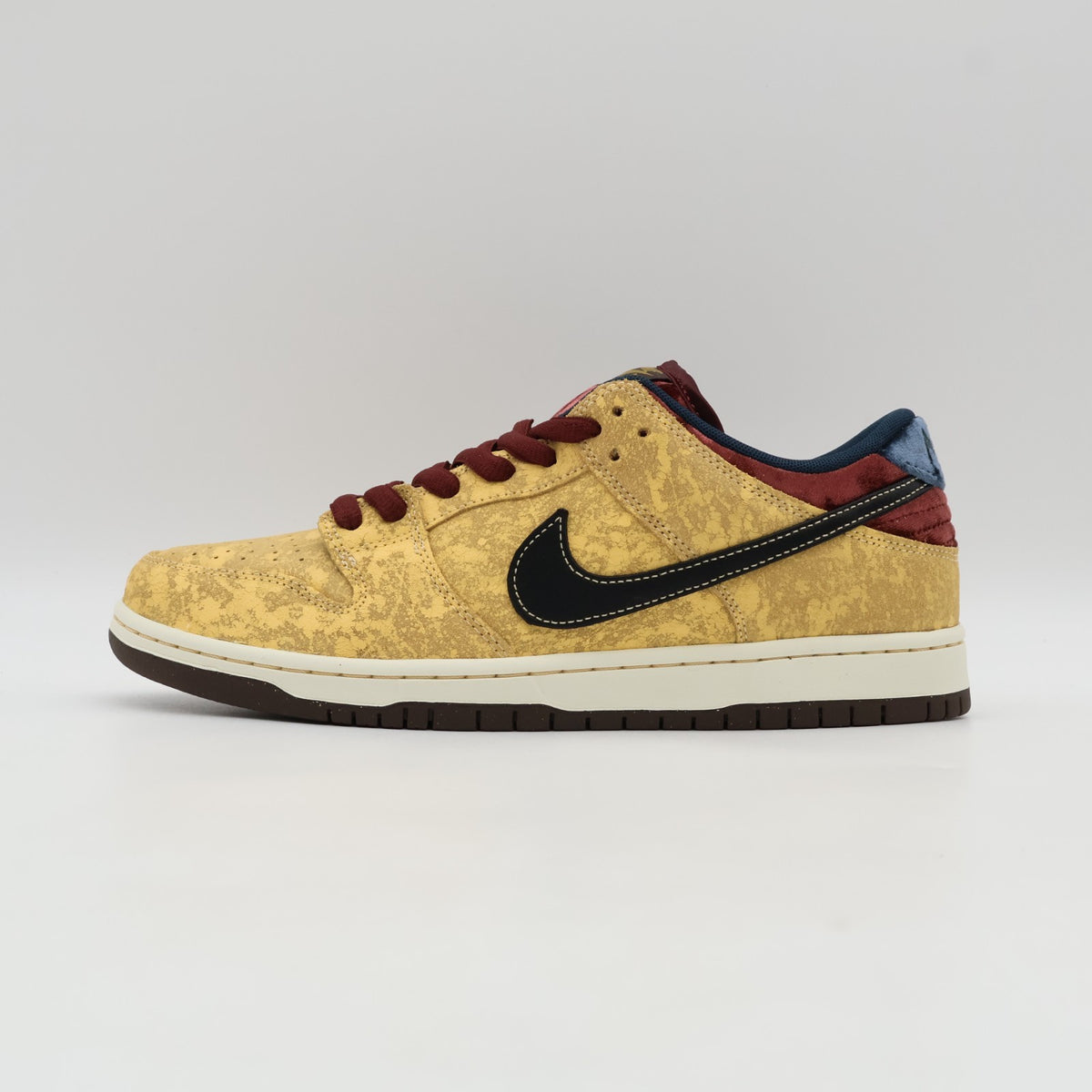 FZ1278-200 Nike SB Dunk Low City of Cinema (Men's)