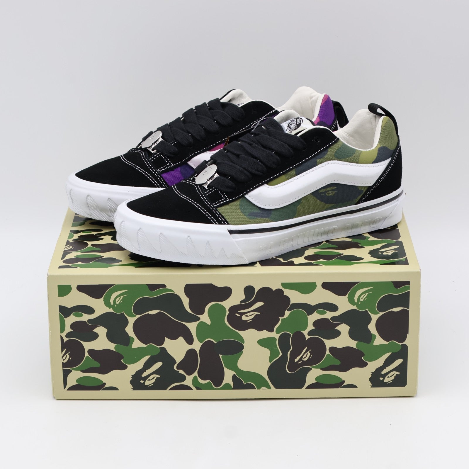 VN000Z39W09 A BATHING APE Ã Vans Premium Knu Skool "Camo Green" (Men's)