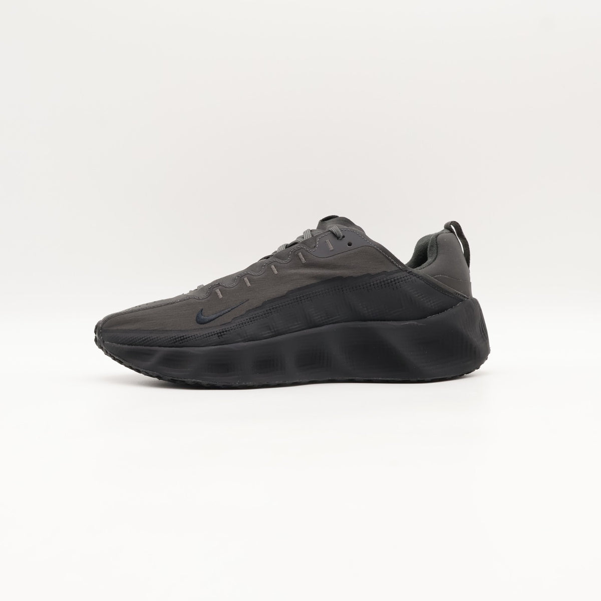 HQ2863-300 Hyein Seo à Nike Ava Rover Black (Men's)