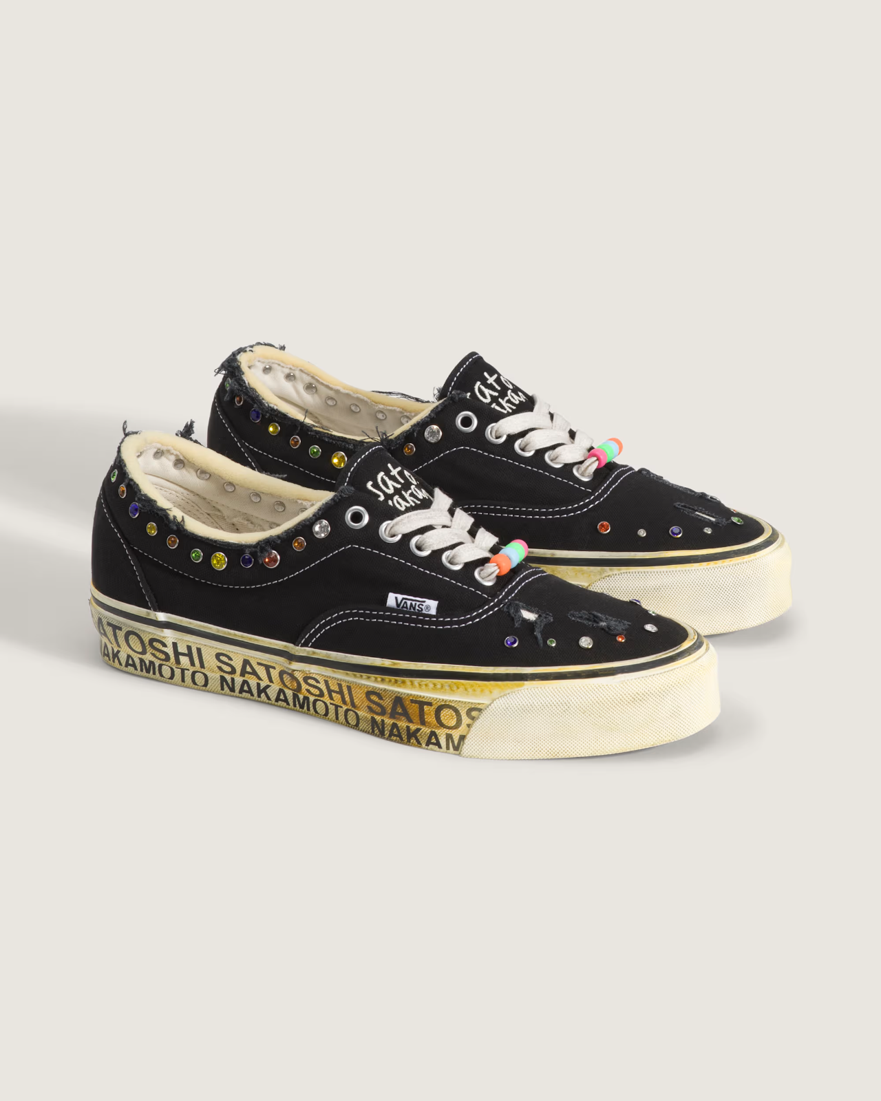 VN000EFEBLK Satoshi Nakamoto à OTW by Vans Era 95 Gems Round Jewel (Men's)