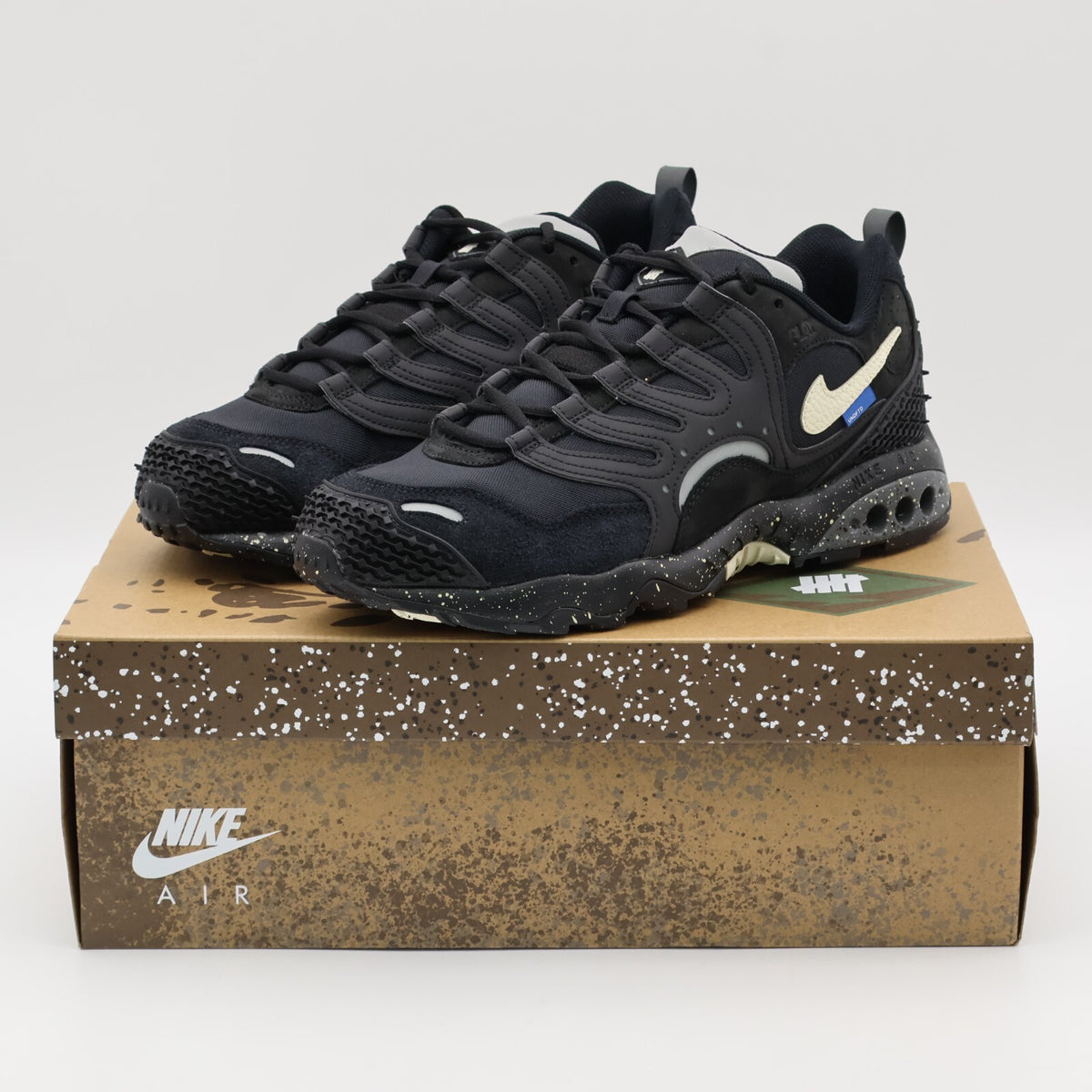FN7546-002 UNDEFEATED Nike Air Terra Humara Black (Men's)