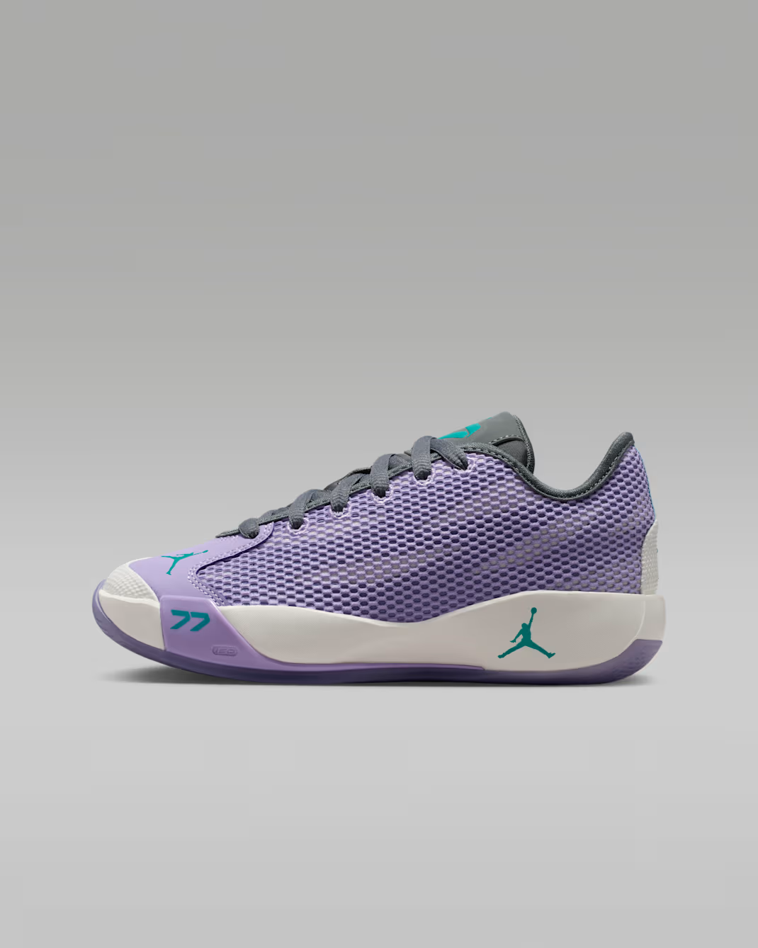 IH0573-501 IH0573-501 Nike GS Luka 77 Urban Lilac/Iron Grey