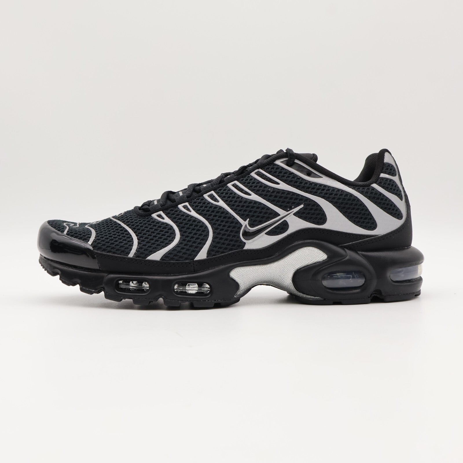 HQ3029-001 Nike Air Max Plus Black Reflective Silver (Men's)