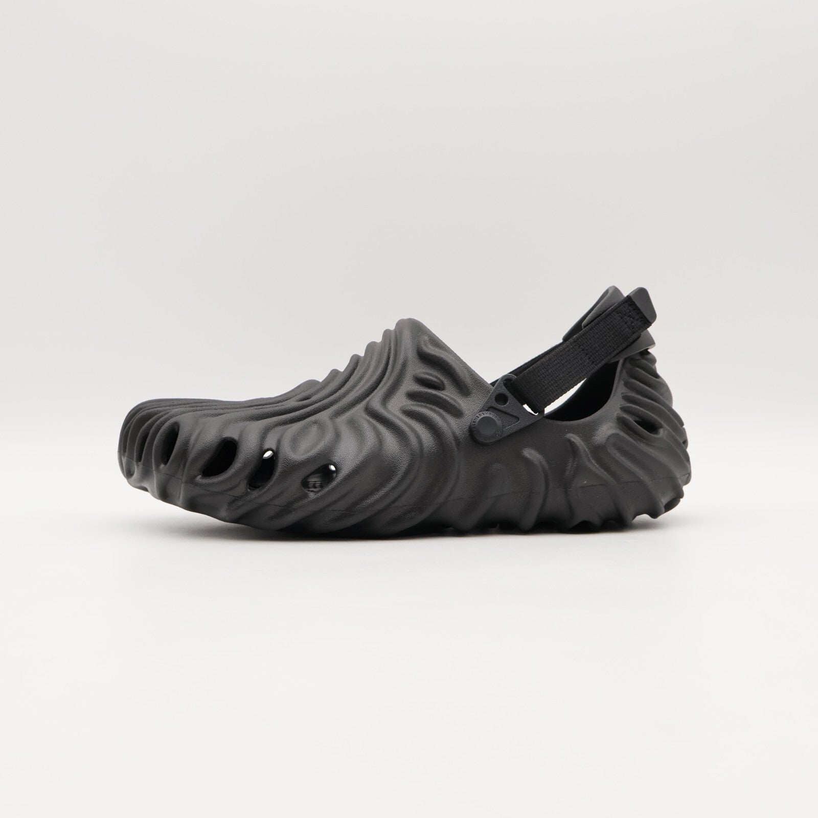207393-001 Salehe Bembury x Crocs Pollex Sasquatch Black Onyx Dark Noir (Men's)
