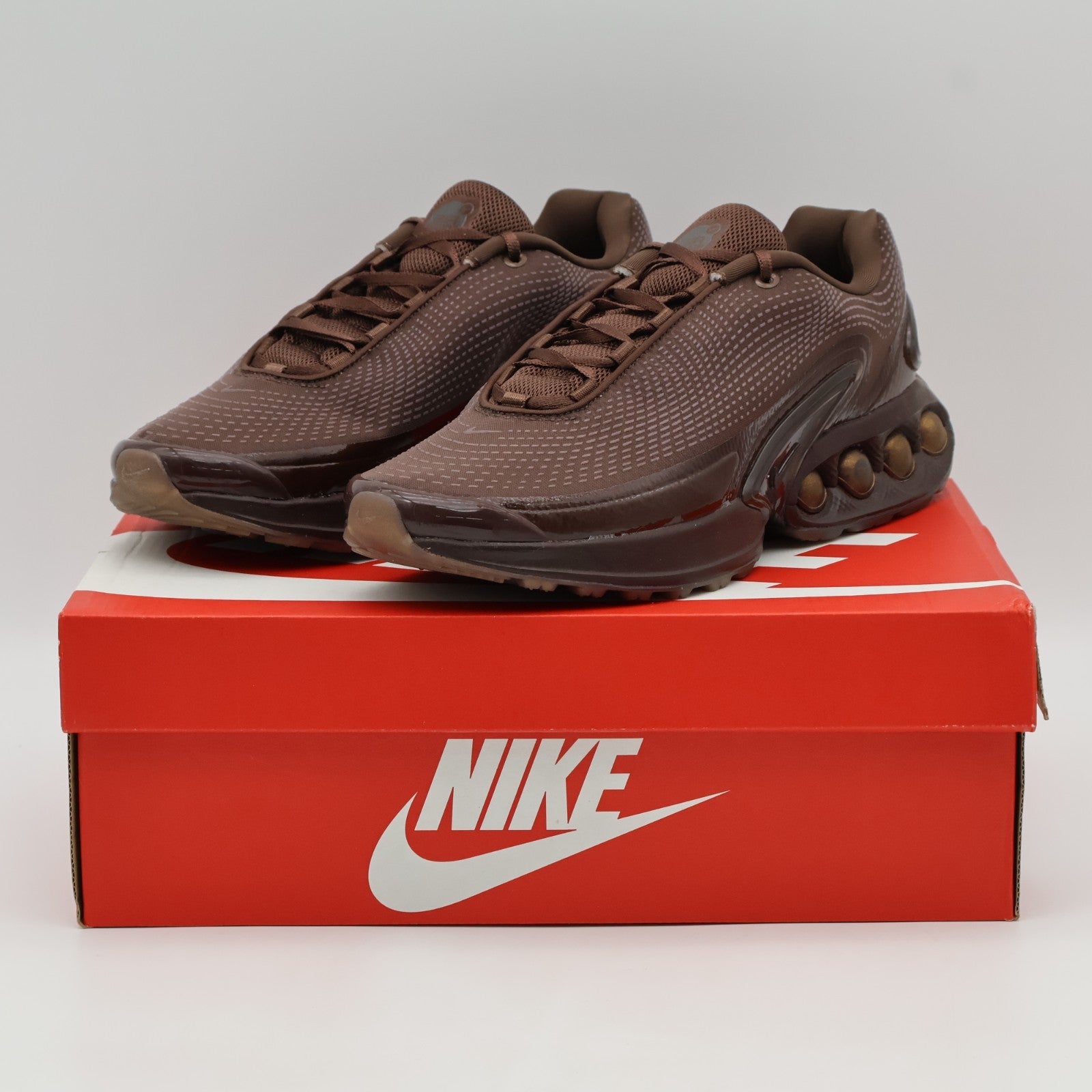 HQ3837-200 Isamaya Ffrench à Nike Air Max DN Chocolate Brown (Women's)