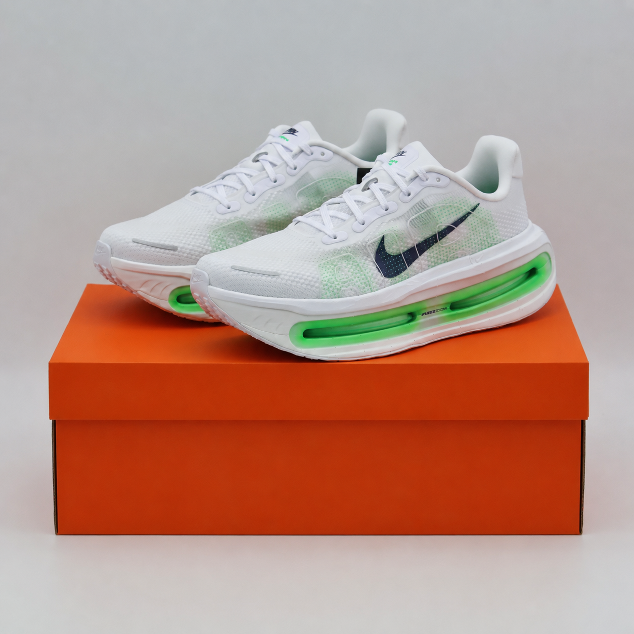 HQ2050-102 Nike Vomero Premium "White/Green Spark" (Men's)