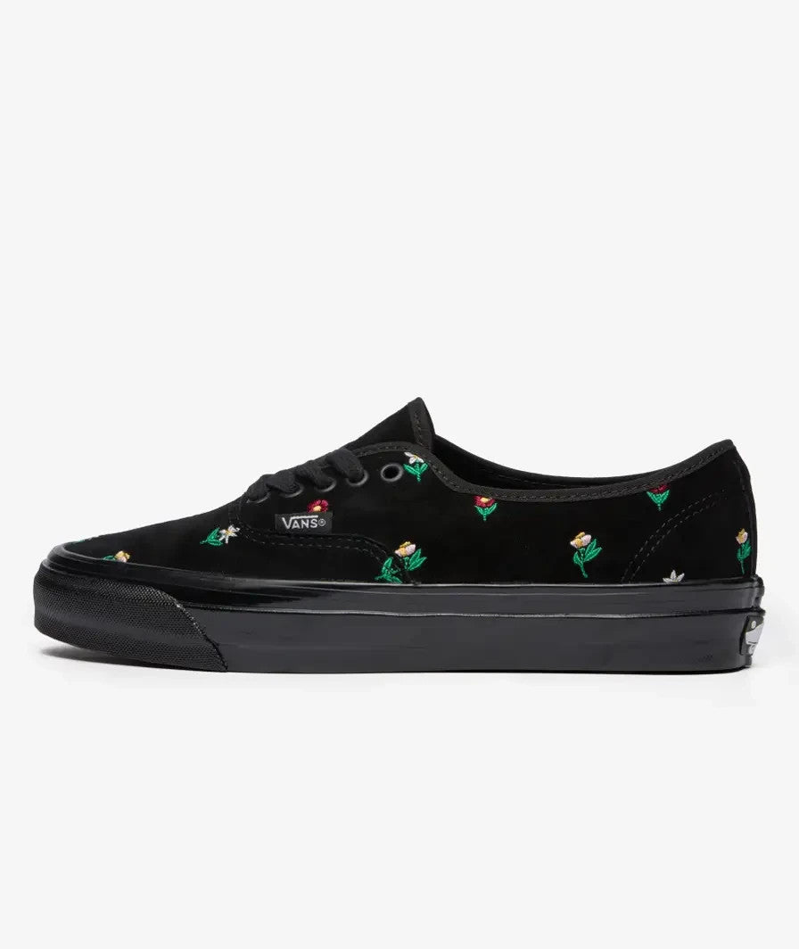 VN00117RBLK OTW by Vans Authentic 44 "Black" (Men's)
