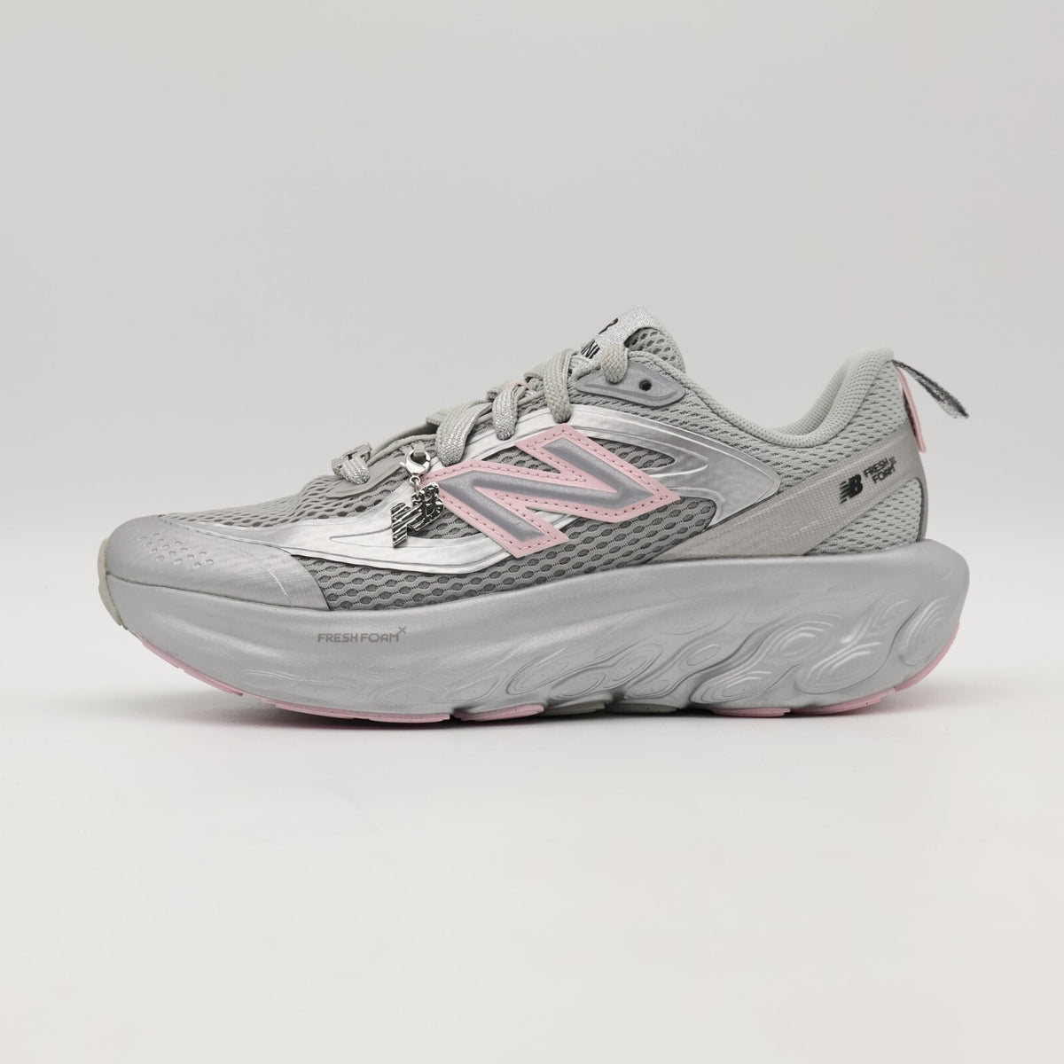 UTRNGA Ganni à New Balance Fresh Foam Trainer Grey (Men's)
