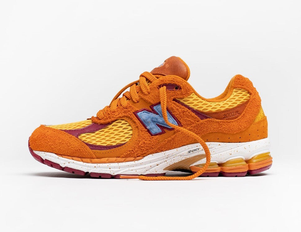 ML2002R1 Salehe Bembury à New Balance 2002R Desert Gold Orange Red