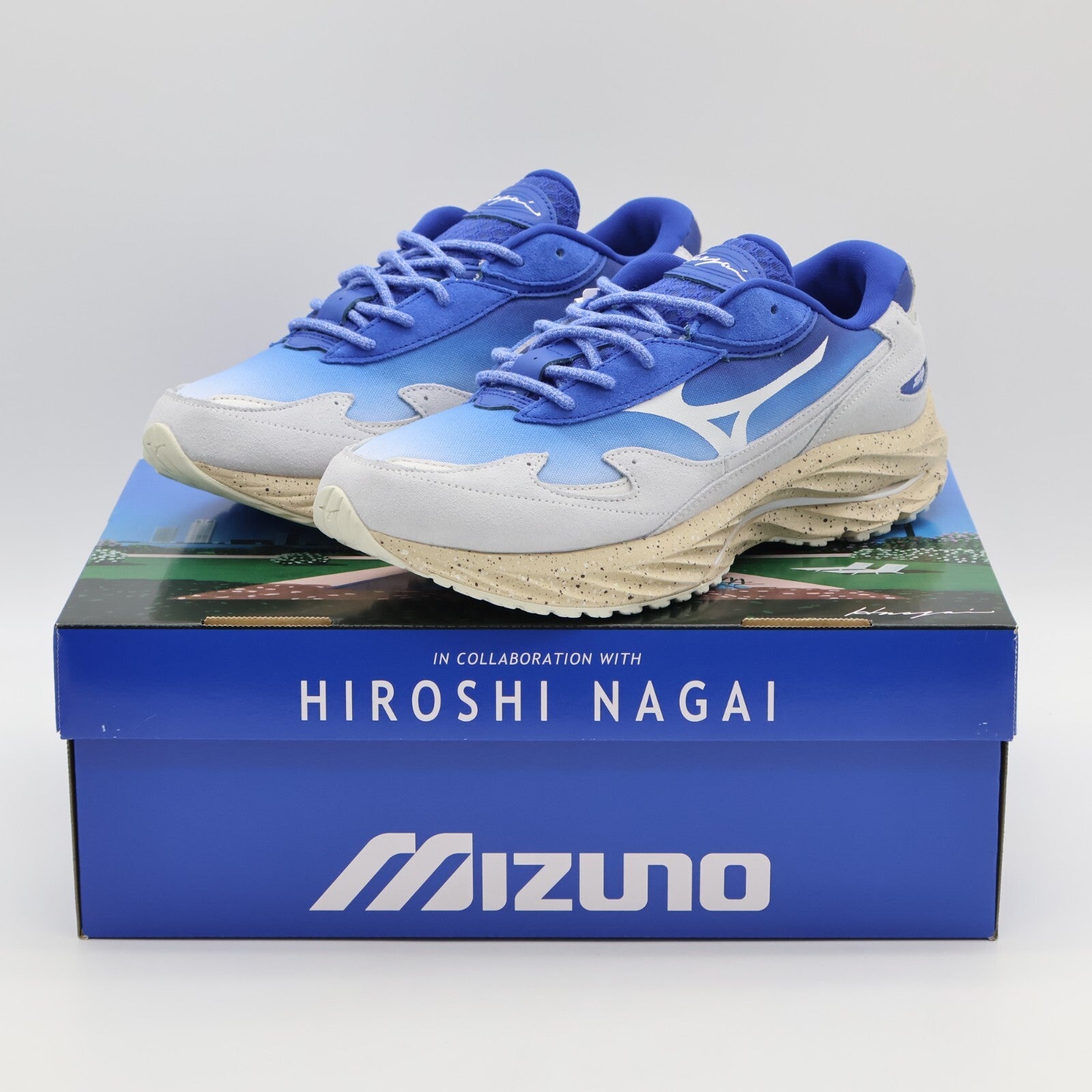 D1GA241001 Hiroshi Nagai Mizuno Wave Rider β Blue White Sand Beige (Men's)