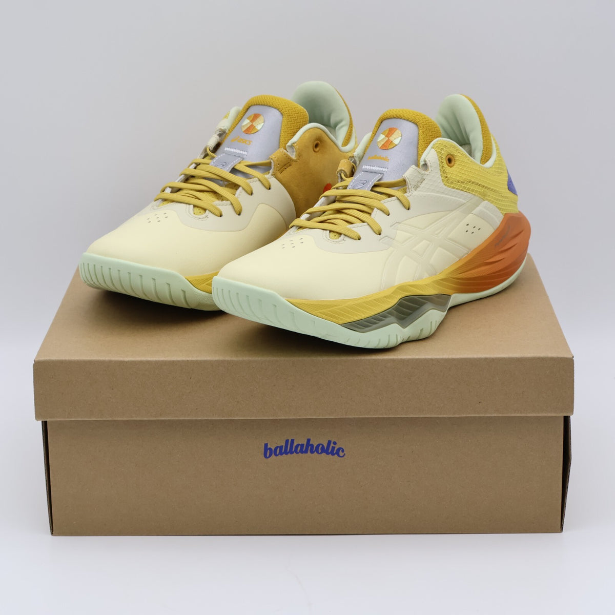 1061A050-250 ballaholic Asics Nova Surge Low Vanilla Mineral Brown (Men's)