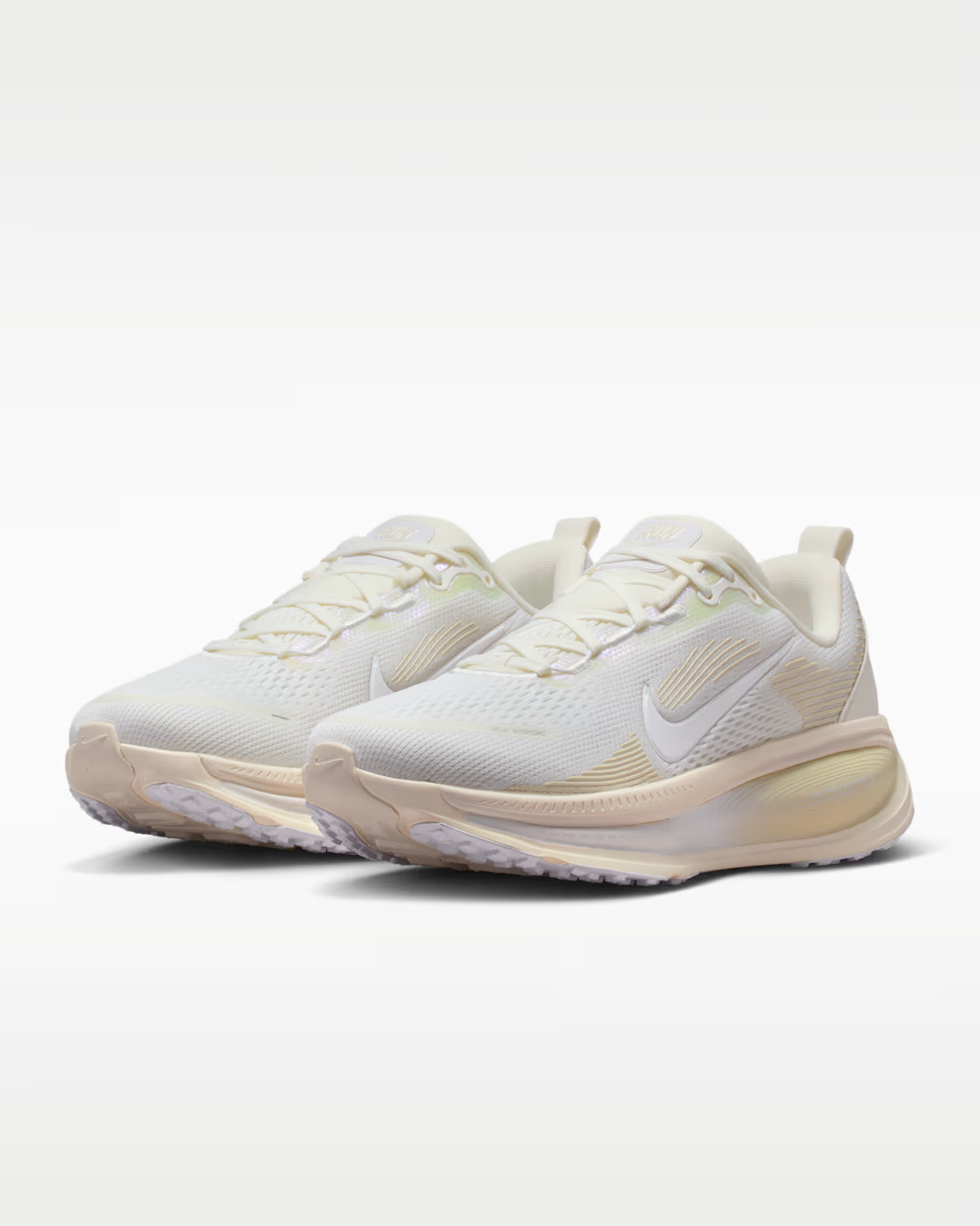IO9915-100 Nike Vomero 18 Summit White Chalk Sea Glass (Women's)