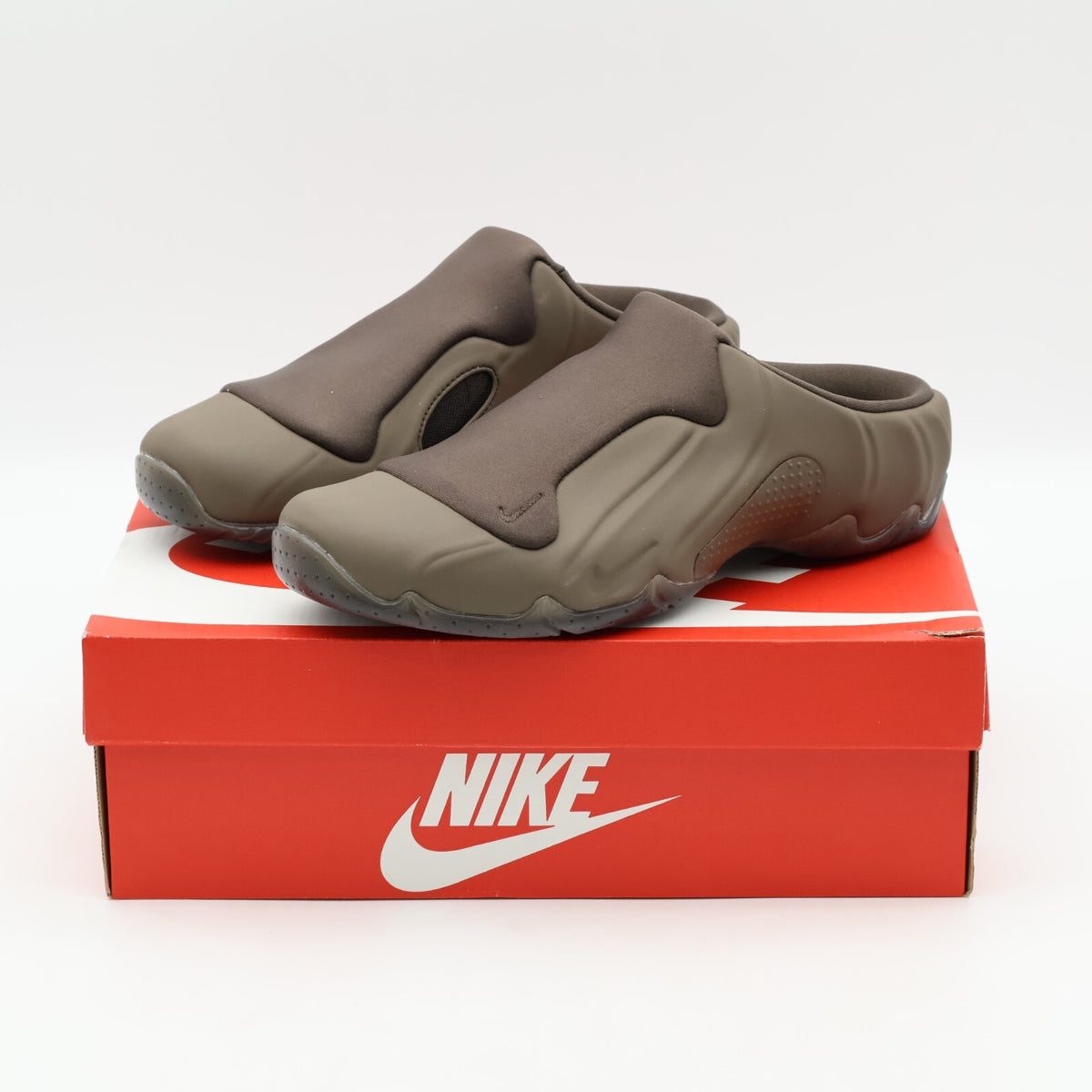 HF2900-001 Nike Clogposite Ironstone and Black (Men's)