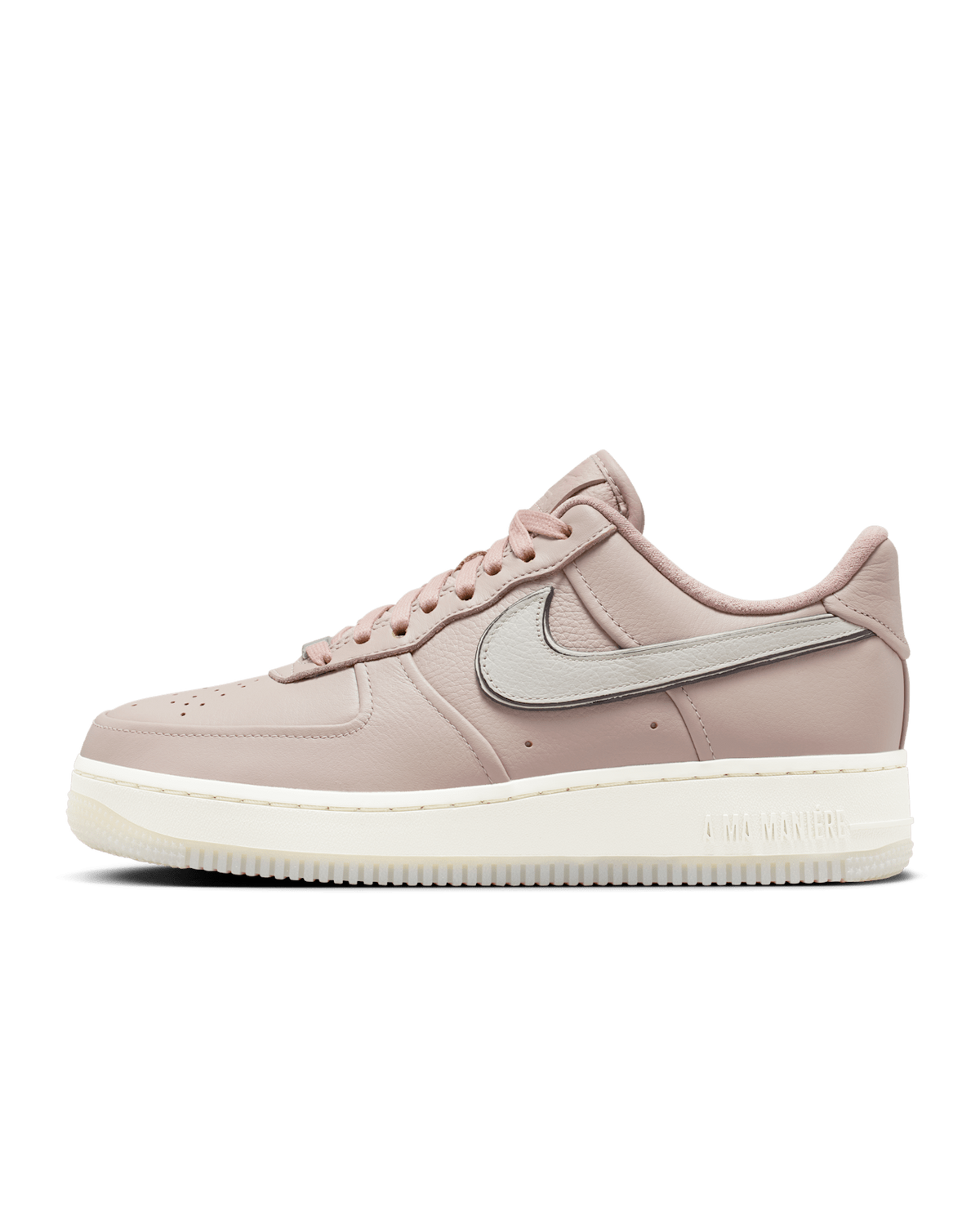 HF4084-200 A Ma Maniére à Nike Air Force 1 Low '07 (Women's)