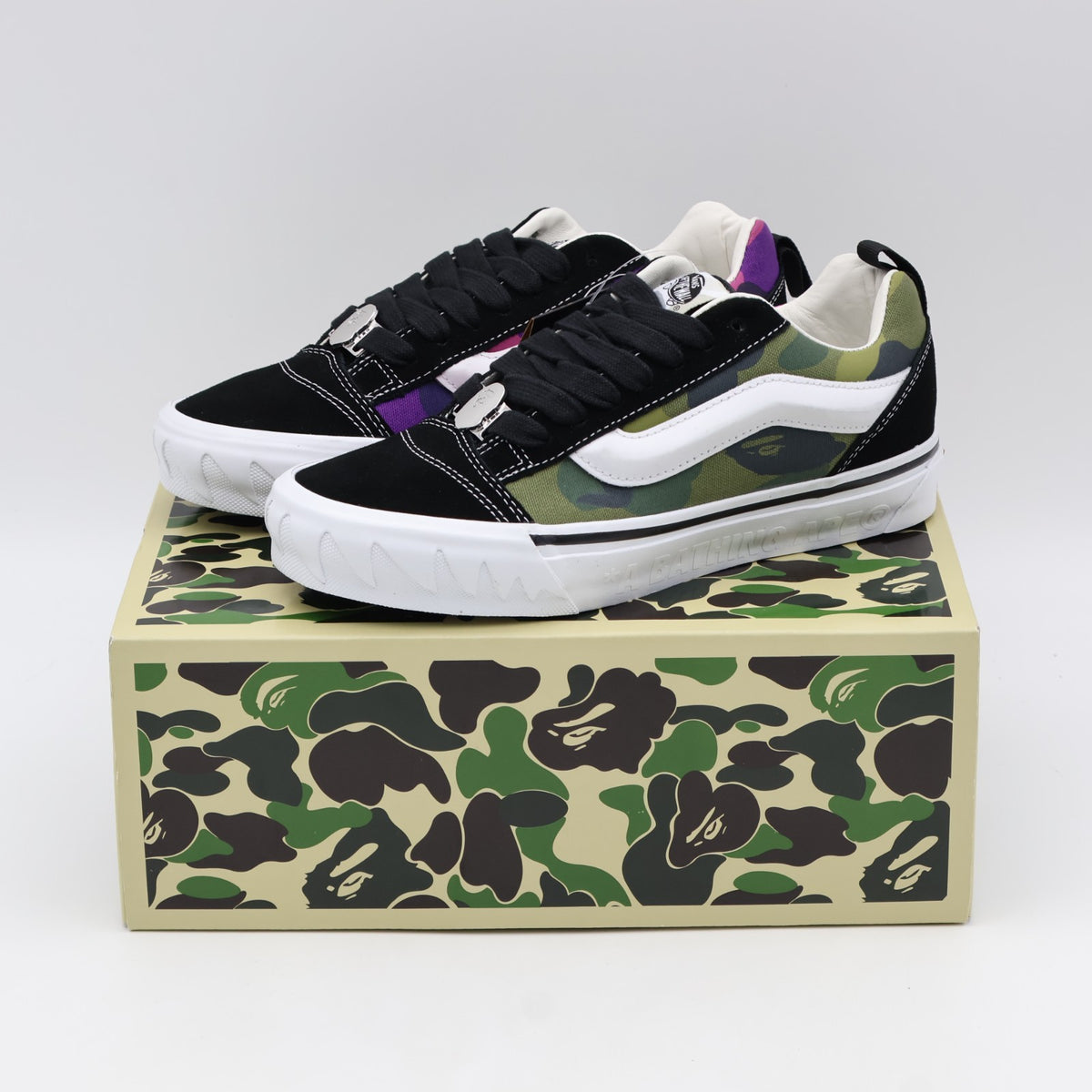 VN000Z39W09 A BATHING APE Ã Vans Premium Knu Skool "Camo Green" (Men's)