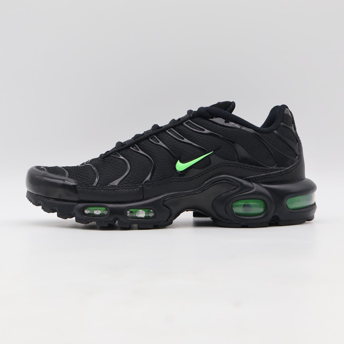 DM0032-024 Nike Air Max Plus Green Strike (Men's)