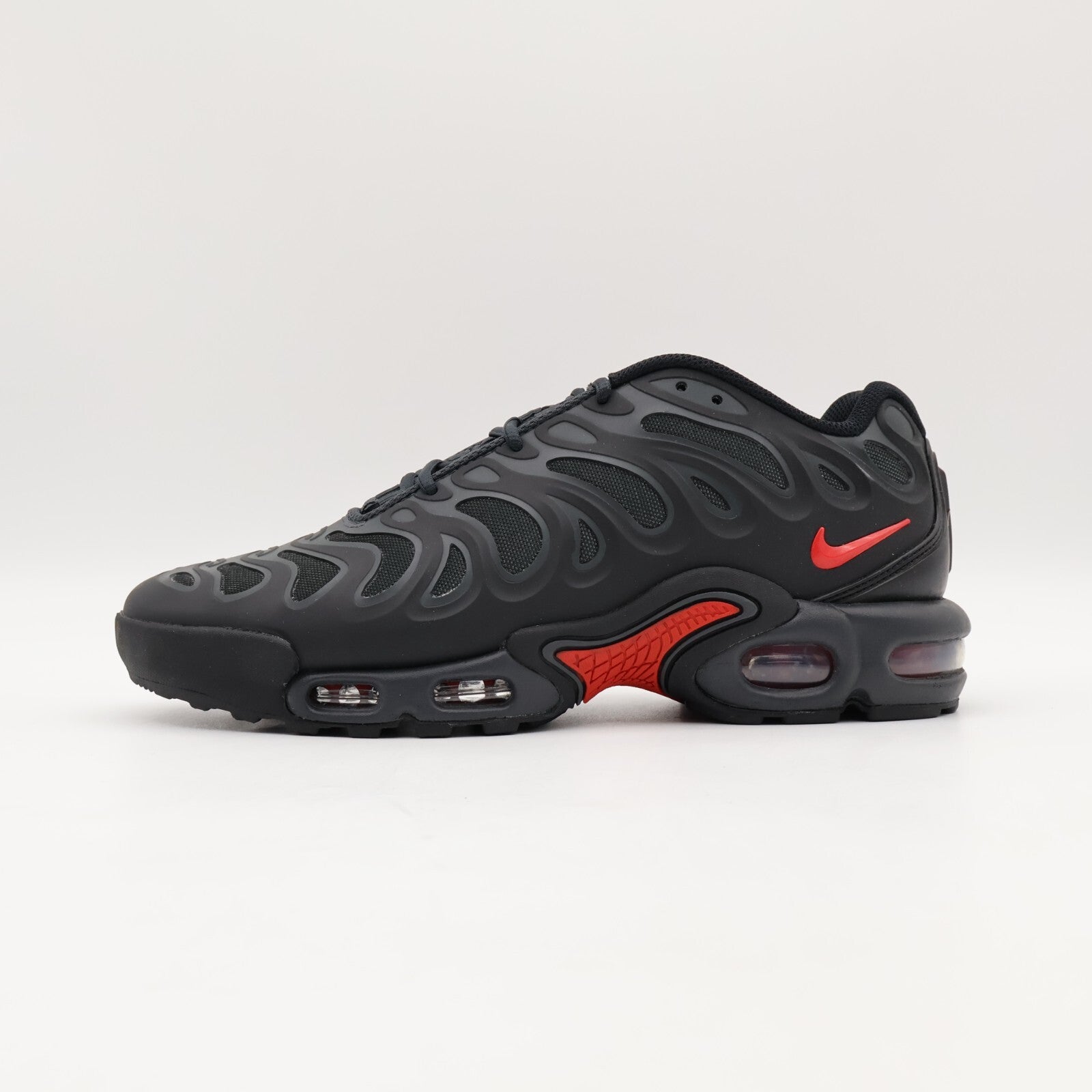 FD4290-013 Nike Air Max Plus Drift Bred (Men's)