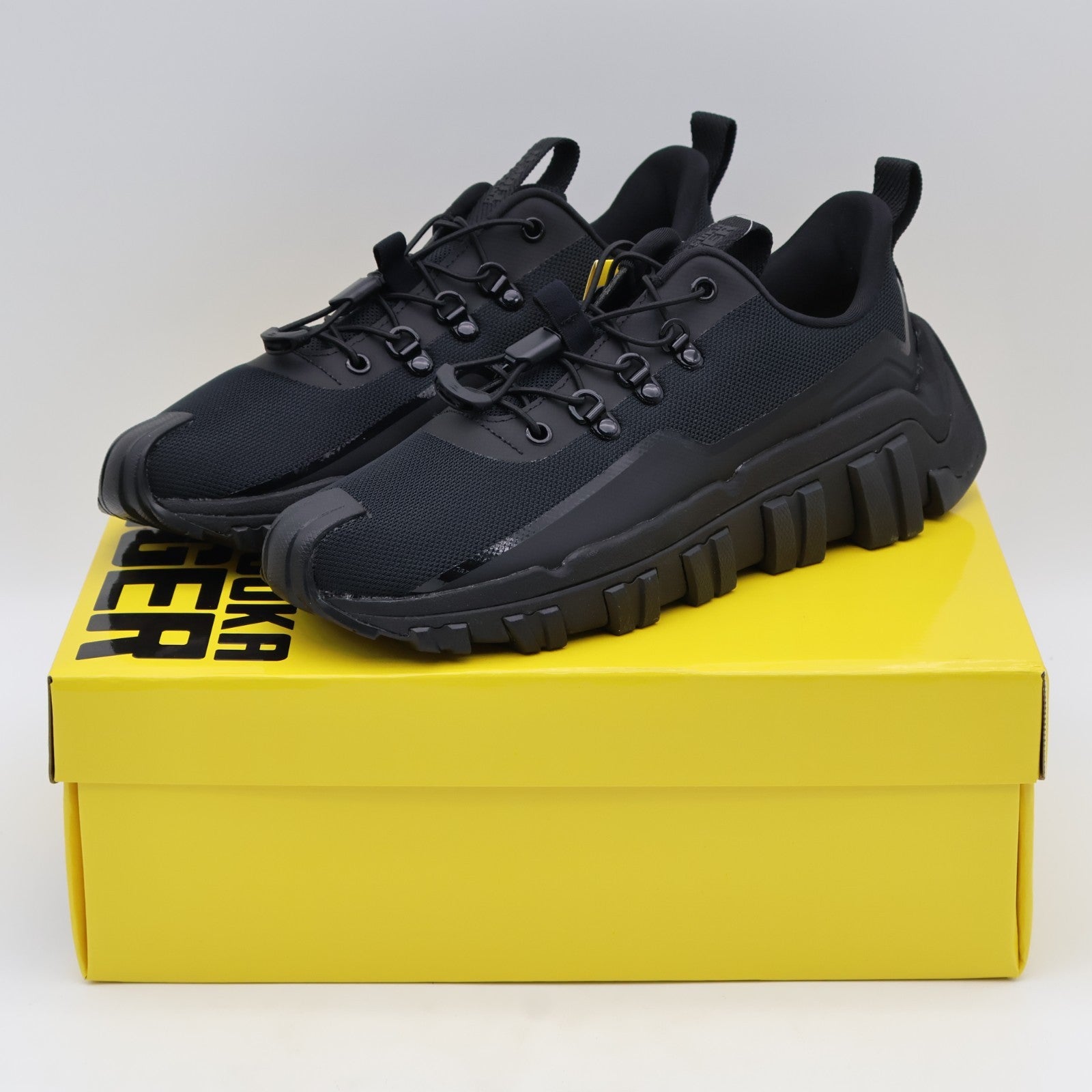 1183C450-001 ONITSUKA TIGER CRESTY FLEK BLACK BLACK (Men's)