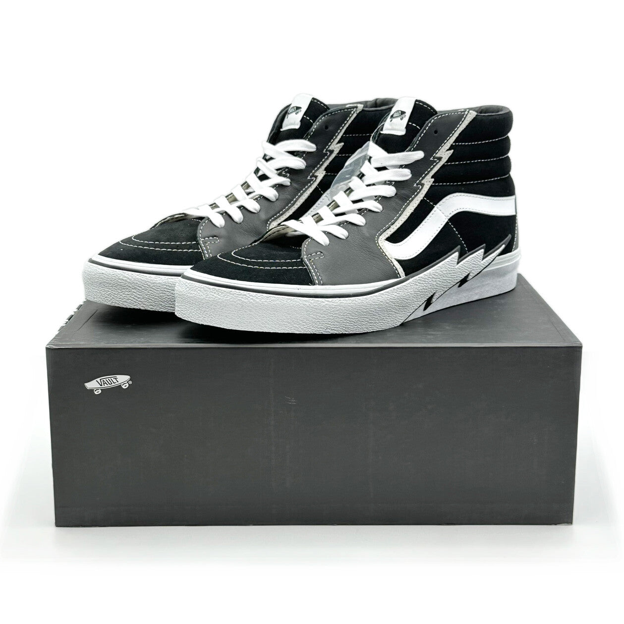 VN0007PSBLK1 MASTERMIND WORLD Ã Vault by Vans Sk8-Hi Bolt VLT LX