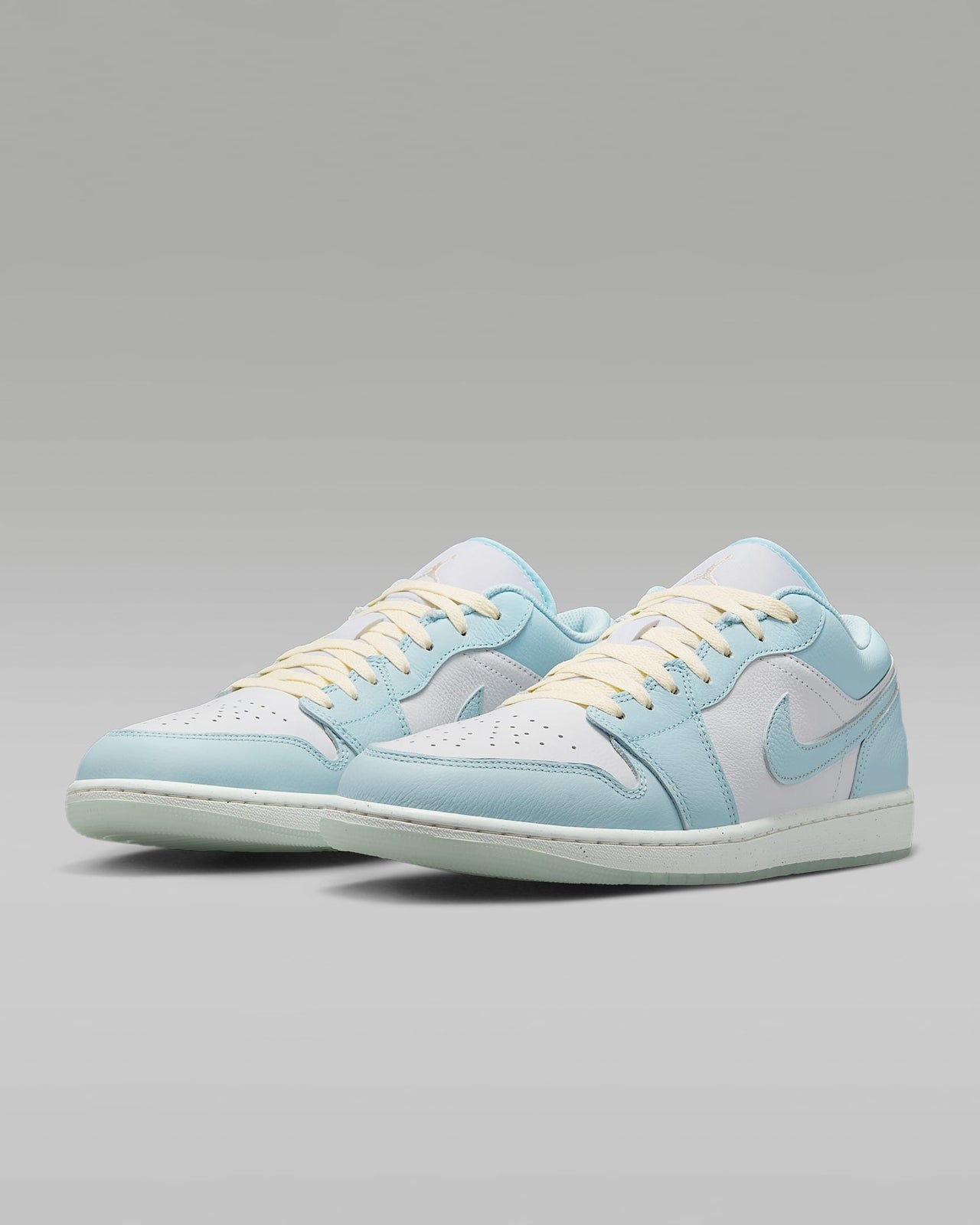 HJ5999-400 Nike Air Jordan 1 Low SE Glacier Blue Summit White Guava Ice (Men's)