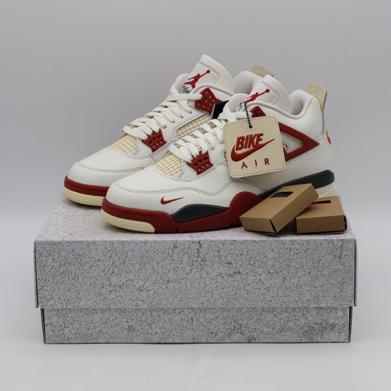 IQ8055-100 Nigel Sylvester à Nike Air Jordan 4 "Brick After Brick" (Men's)