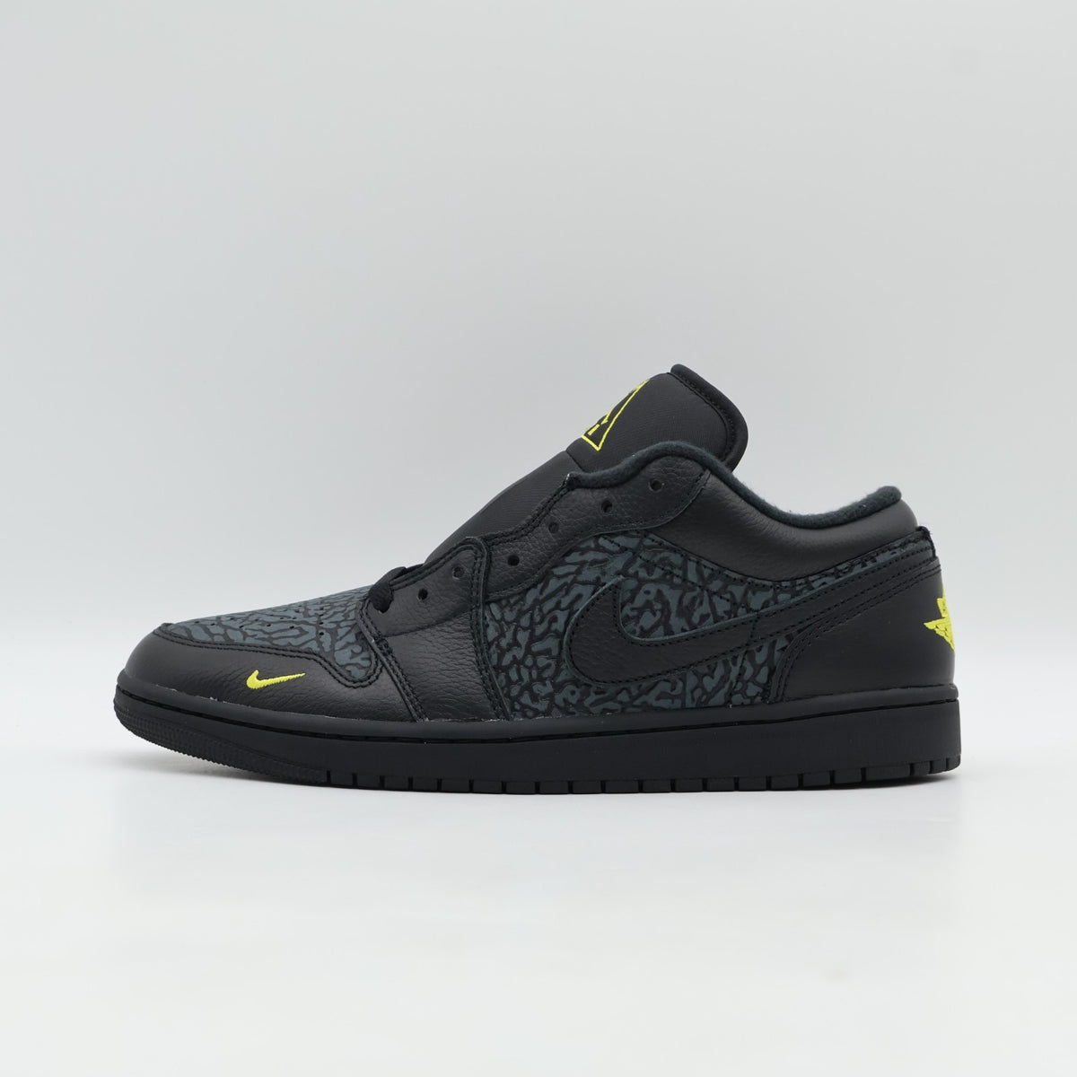 IM6568-010 Nike Air Jordan 1 Low SE Black Anthracite Tour Yellow (Menâs)