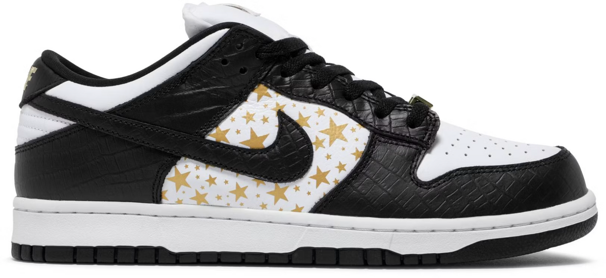 DH3228-102 Supreme à Nike SB Dunk Low OG QS Gold Stars "White/Black" (Men's)
