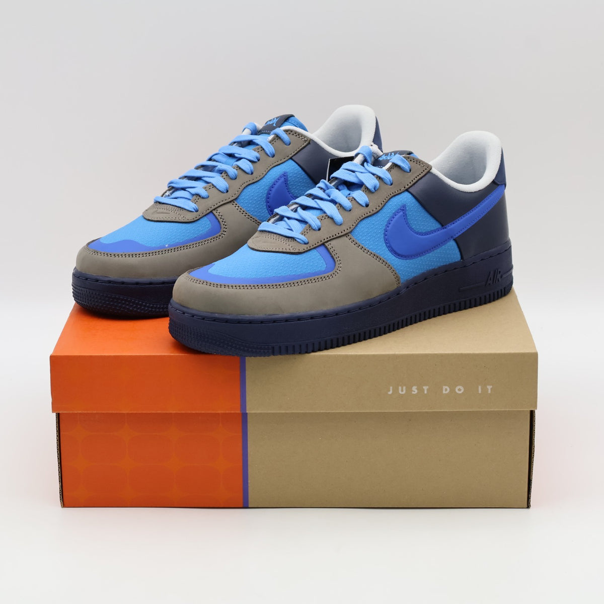 HF5516-001 Stash Nike Air Force 1 Low SP Soft Grey and Harbor Blue (2024) (Men's