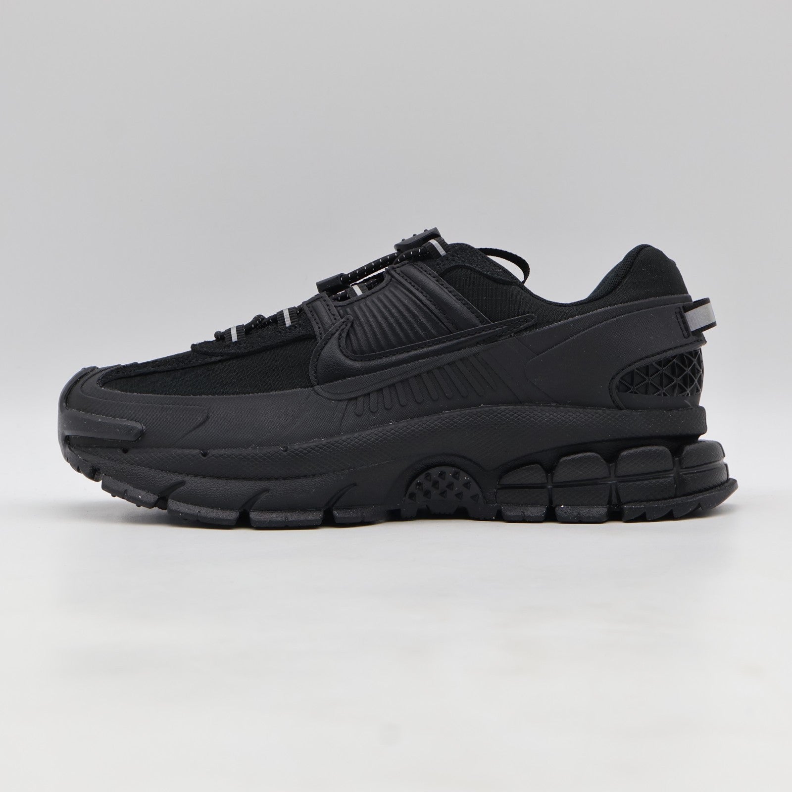 HQ2181-004 Nike Zoom Vomero 5 Roam Black (Women's)