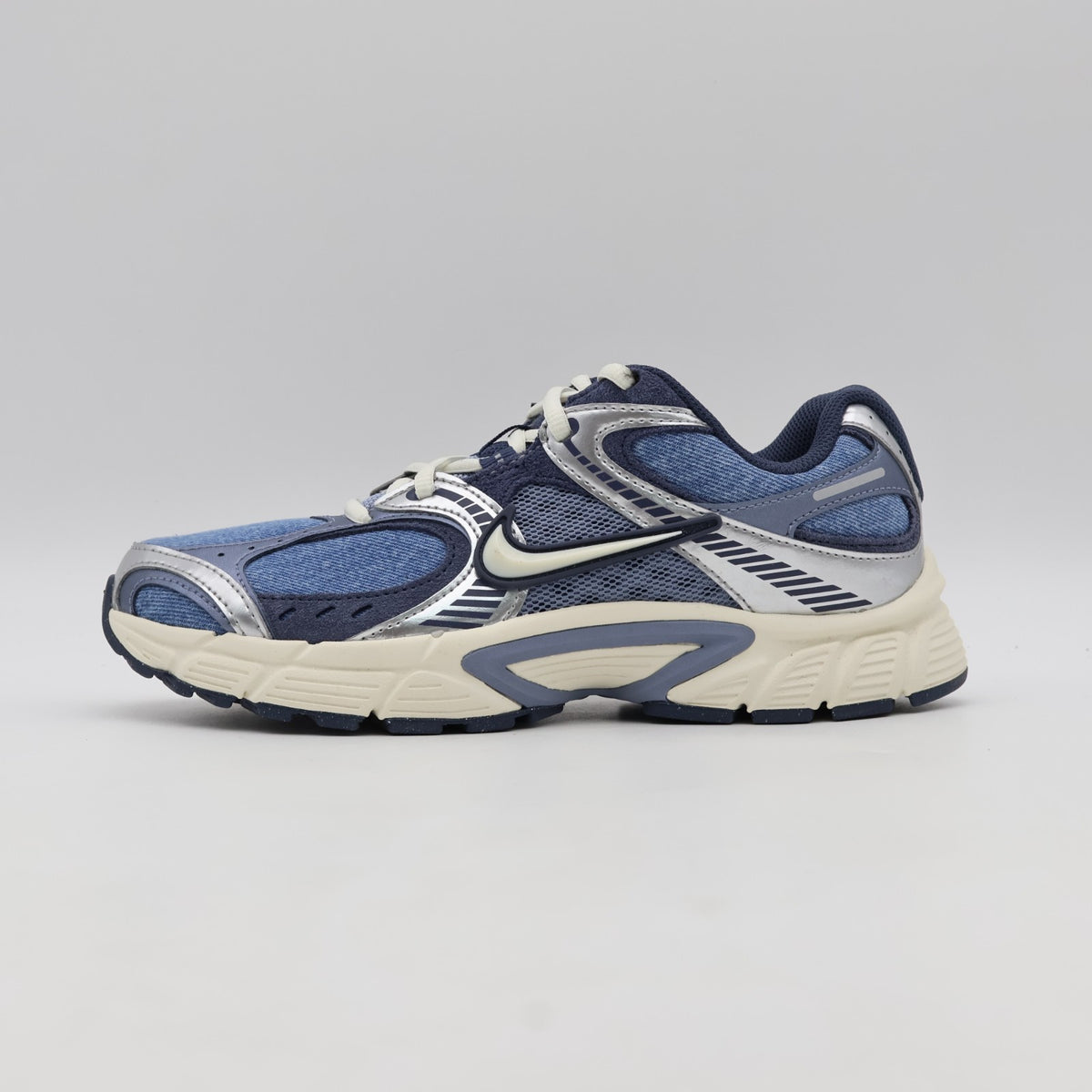 IH3649-006 Nike V5 RNR SE Denim (Men's)
