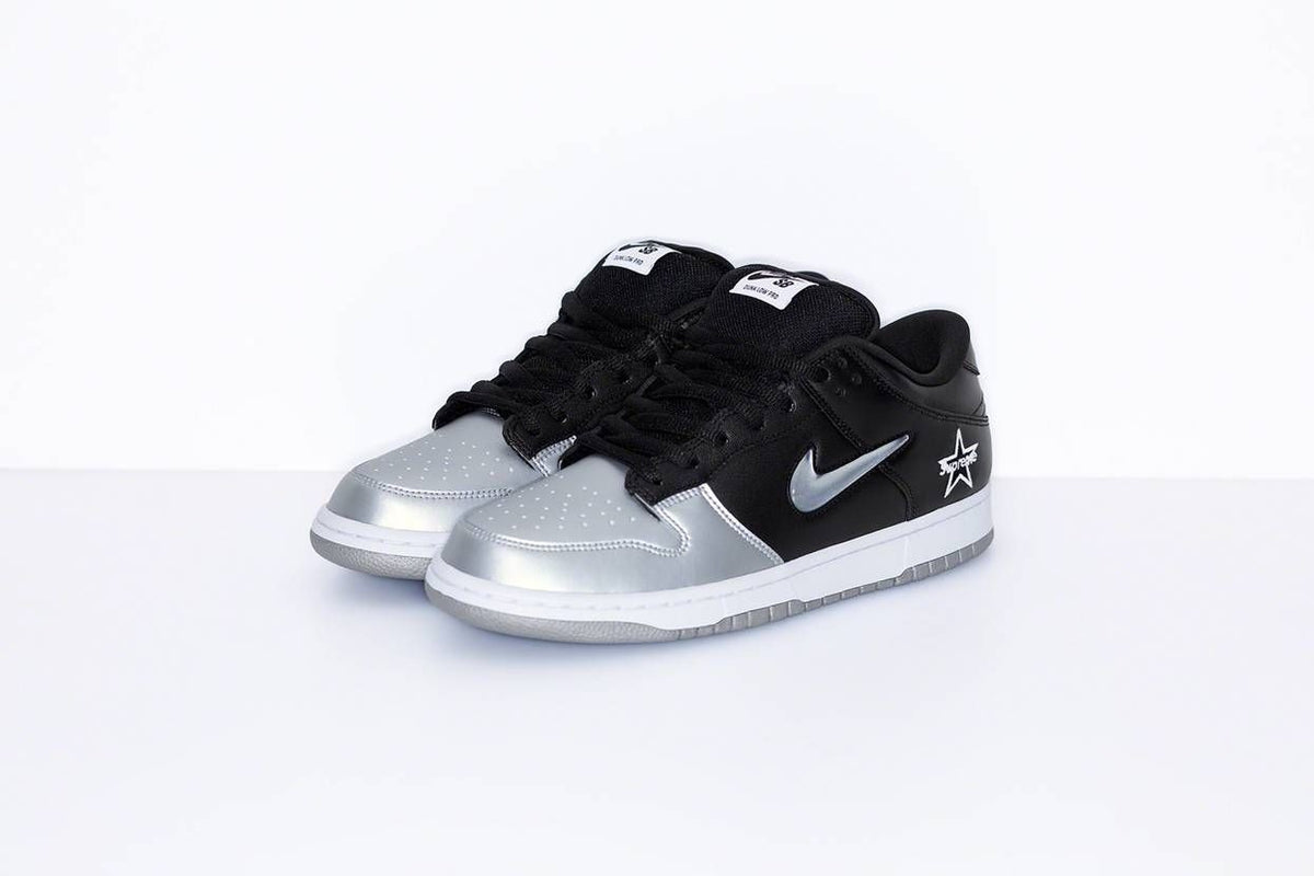 CK3480-001 Supreme Ã Nike Dunk Low "Metallic Silver/Black" (Men's)