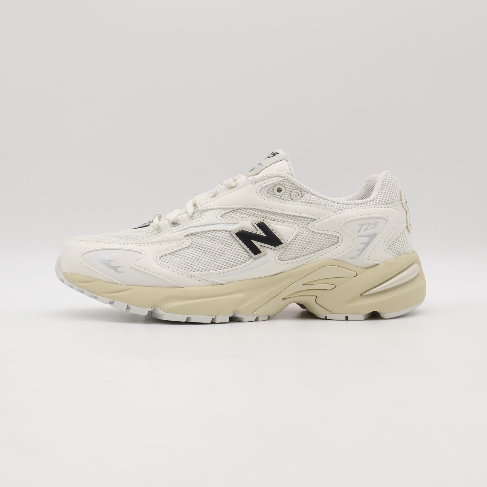 ML725CA New Balance 725 Off White Black (Men's)