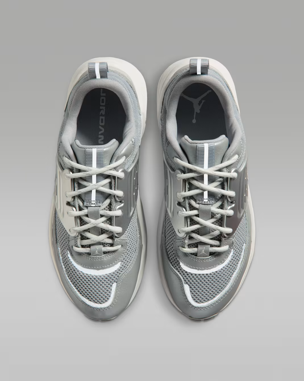 IR1839-100 Nike Jordan Trunner O/S Swan/Wolf Grey/Reflect Silver/Summit (Women's