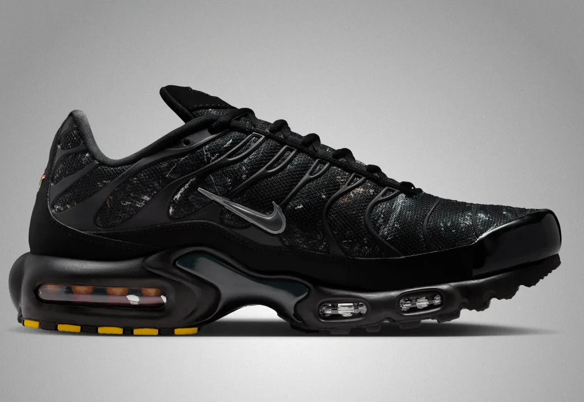 IQ0301-070 Nike Air Max Plus Black (Men's)