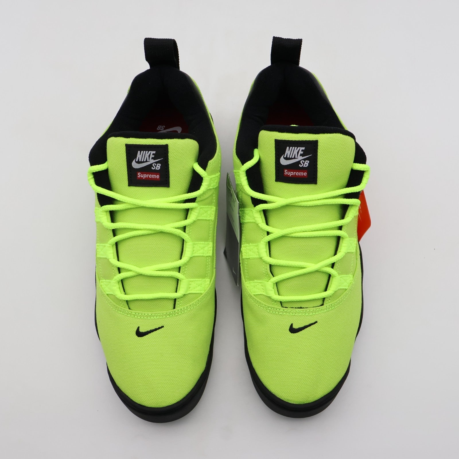 FQ3000-700 Supreme Nike SB Darwin Low Green Volt Black White Fluorescent (Men's)