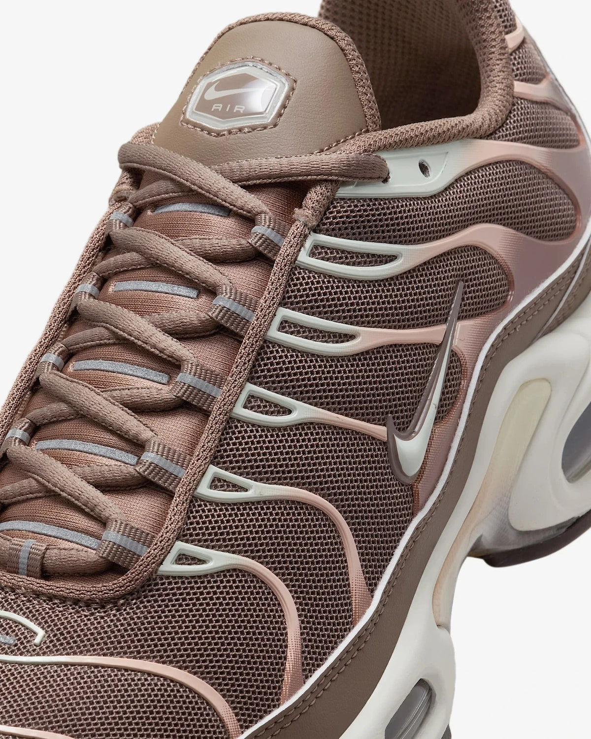 DZ3671-200 Nike Air Max Plus Mink Brown Baroque Brown Sail Metallic (Women's)