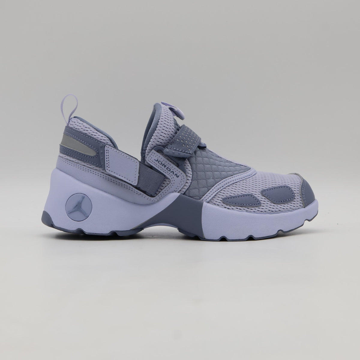 HQ2164-010 Nike Jordan Trunner LX Ghost Reflective Silver Ashen Slate (Women's)