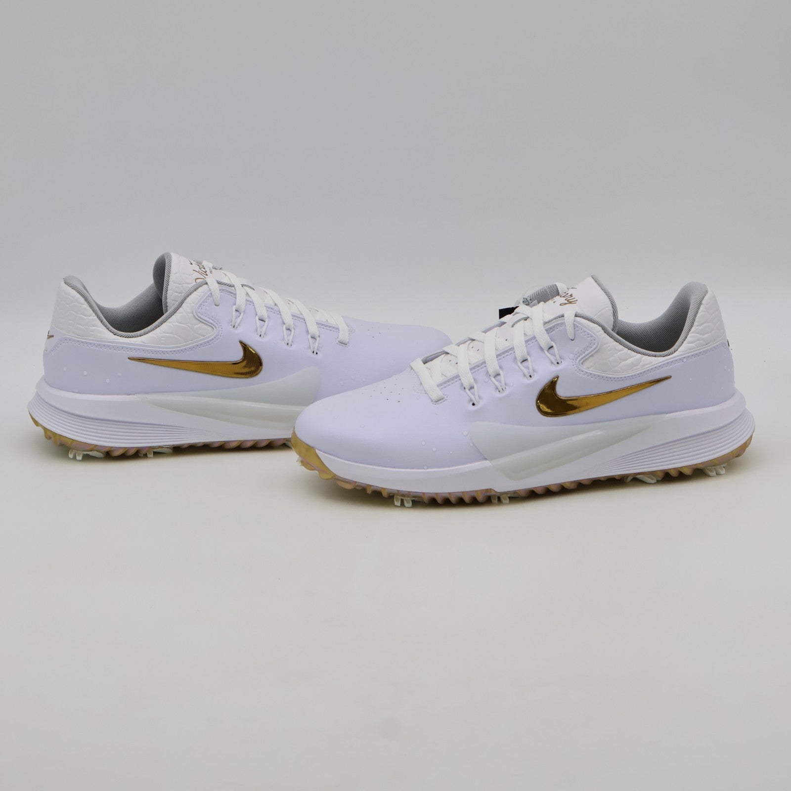 IF4082-100 Nike Victory Pro 4 Golf White/Metallic Gold (Men's)