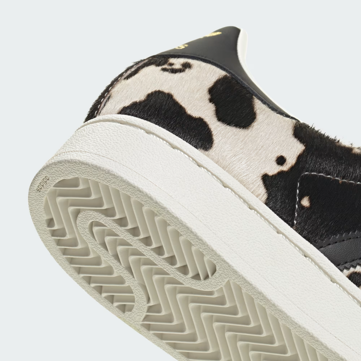 JP8164 adidas Originals  Superstar 2 Cow Fur (Women's)