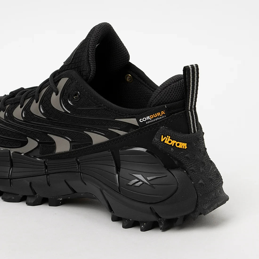 100244381 Reebok ZIG KINETICA 3.5 EDGE "BLACK/GREY3" (Men's)